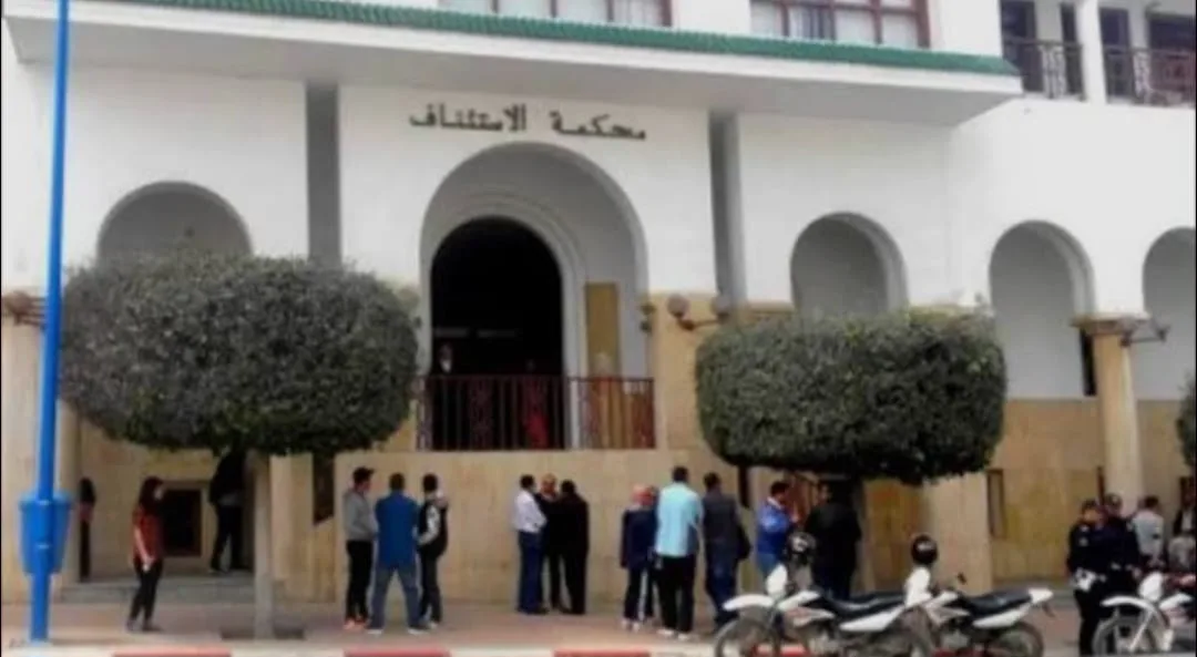 غرفة الجنايات بالحسيمة تصدر حكمين في قضيتين جنائيتين رغم استمرار إضراب المحامين